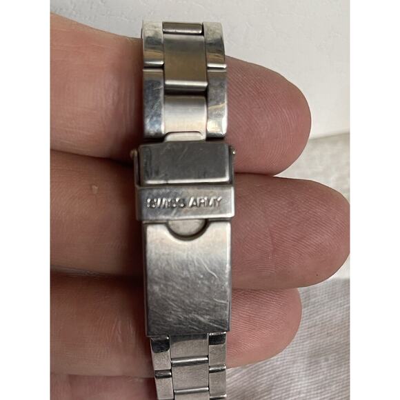 SWISS ARMY Ladies Watch 100 MTR Water Resident Black Face. Needs Battery - Picture 2 of 7